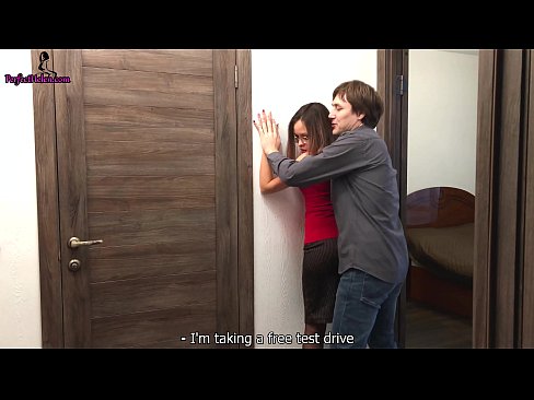 ❤️ Sexy Realtor Sensuly Jerks rẹ obo ati fokii Lakoko ti o n ta iyẹwu Rẹ - Krempai si wa ️❤