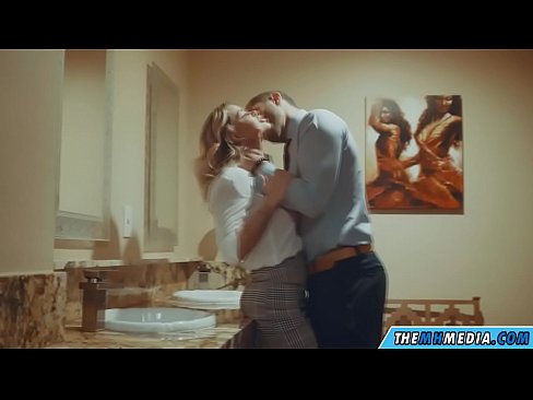 ❤️ Nigbati bilondi ti oyan ba tan ọ ni yara isinmi ti gbogbo eniyan si wa ️❤